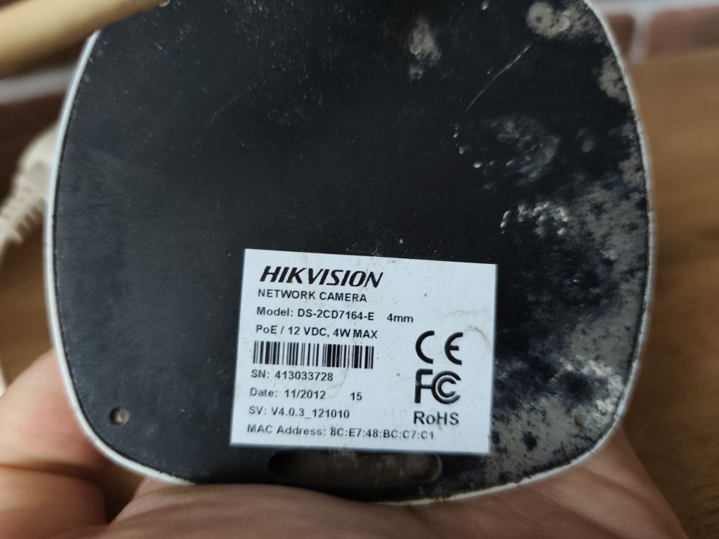 Компактна купольна IP-камера Hikvision DS-2CD7164-E  (1.3 MP / PoE / 12V) - фото фото фото 1