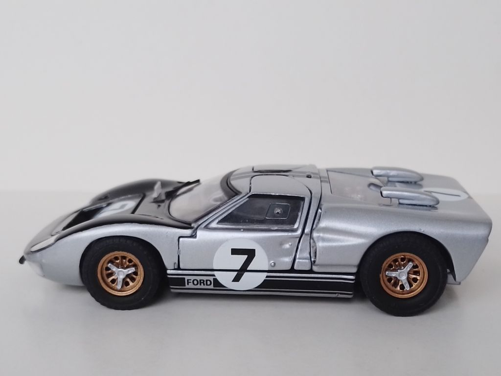 Ford GT40. Universal Hobbies   -3836- - фото фото фото 2
