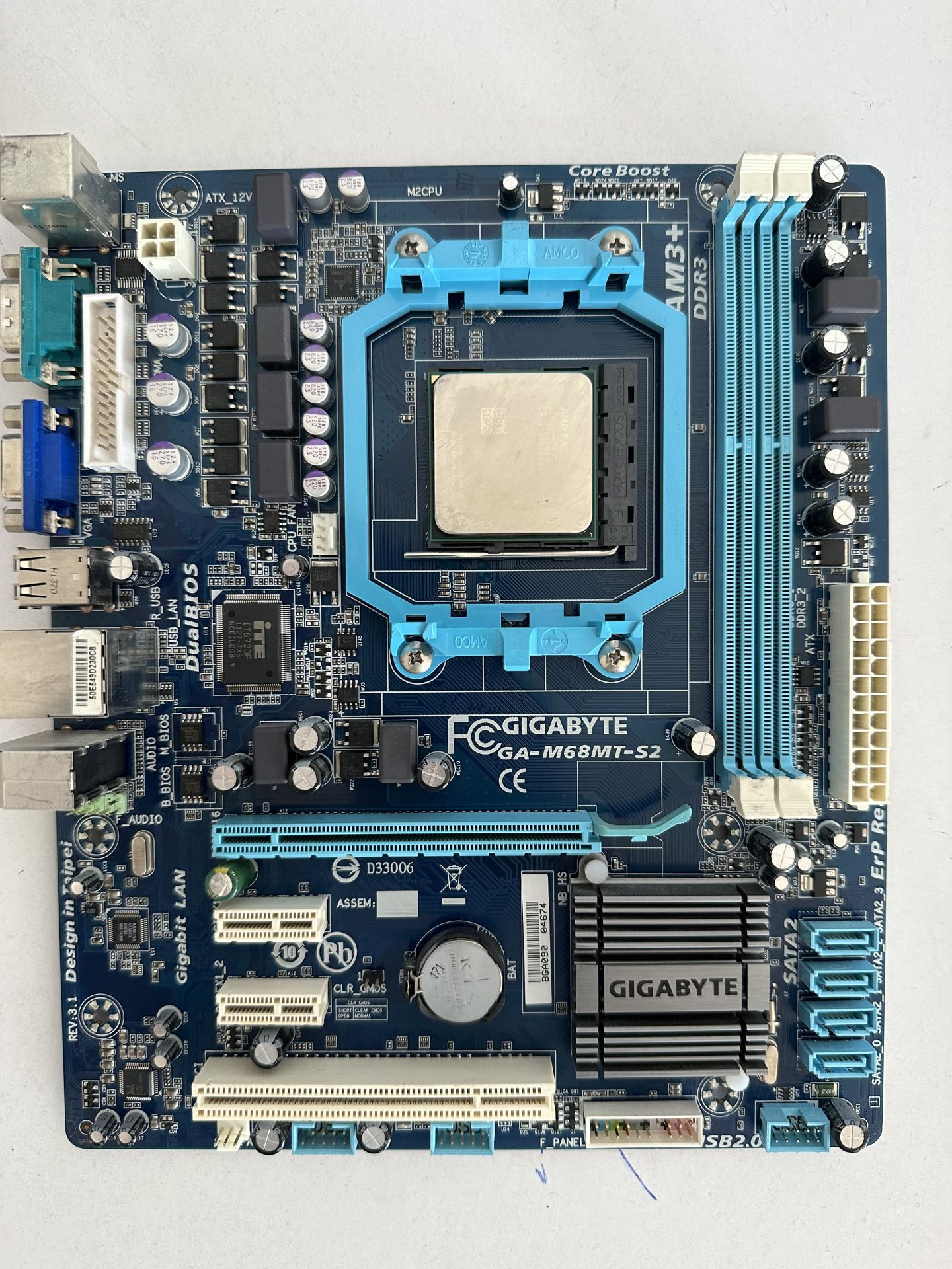 Материнська плата Gigabyte GA-M68MT-S2   (sAM3+ Процесор  FX 6100 - фото фото фото 0