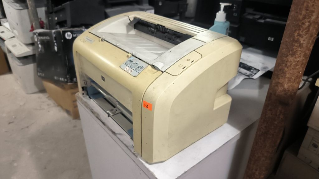 Принтер HP LaserJet 1018 №6x - фото фото фото 1