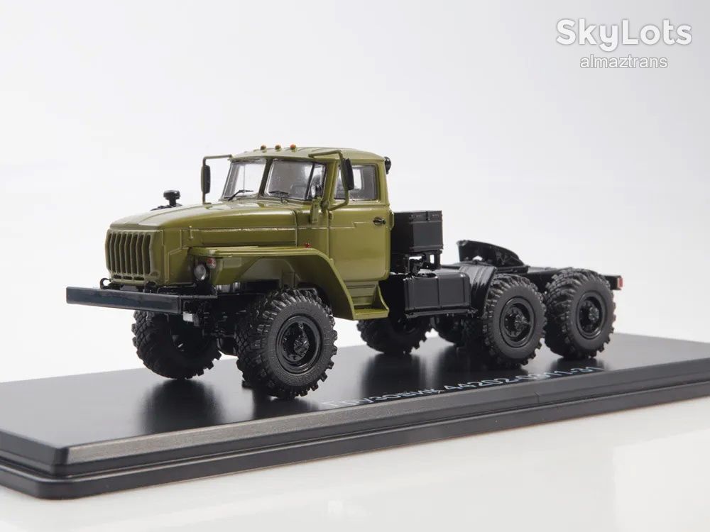 УРАЛ-44202-0311-31 седельный тягач   (1985) - SSM   (Start Scale Models) - фото фото фото 4