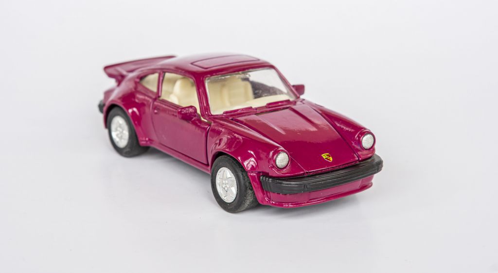 1:36 Porsche 911  (930) Turbo 1974-89 violet, WELLY #9040 - фото фото фото 6