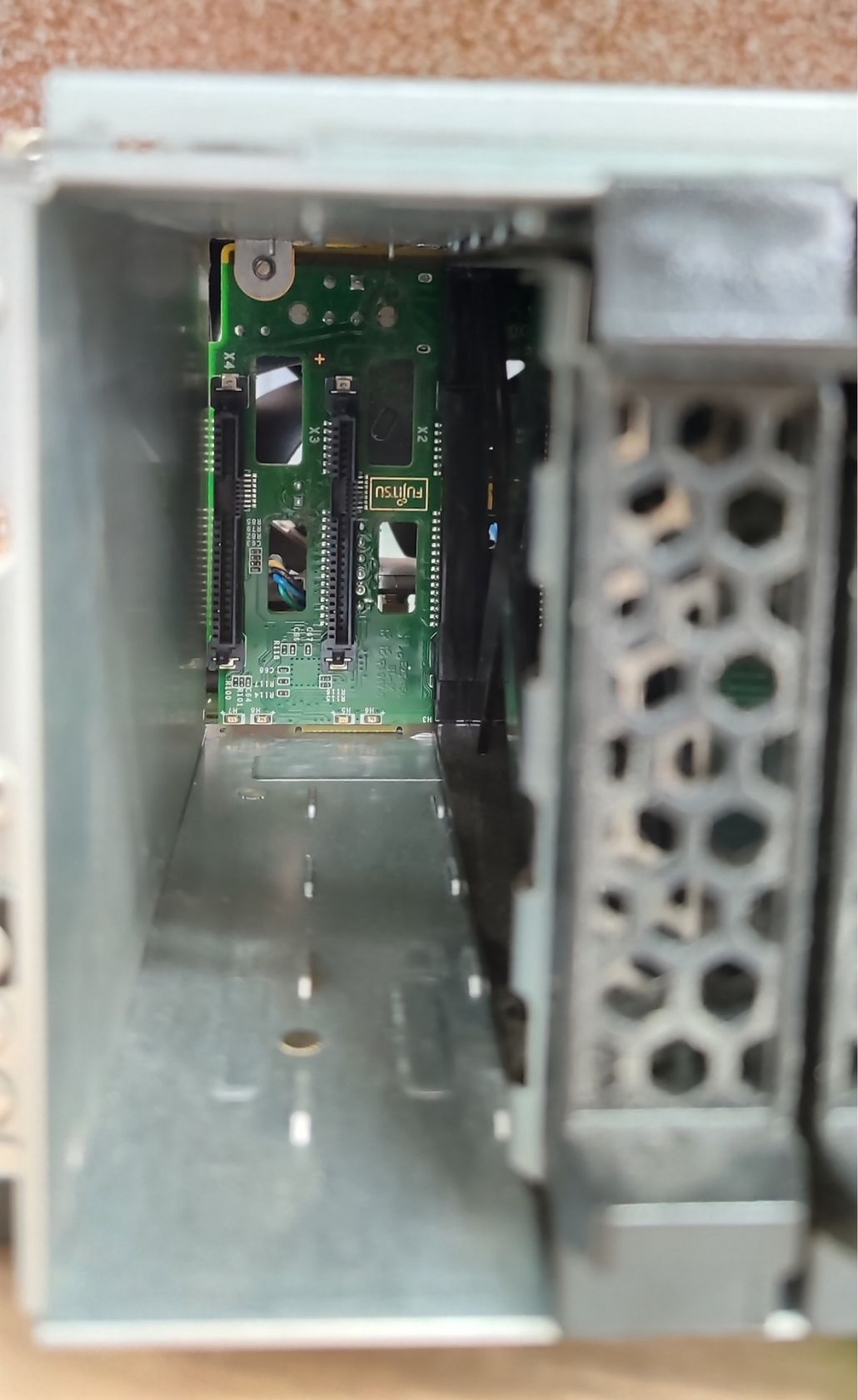 Ультрамалий сервер Fujitsu Primergy TX1320 M3   (DDR4) - робочий - фото фото фото 5