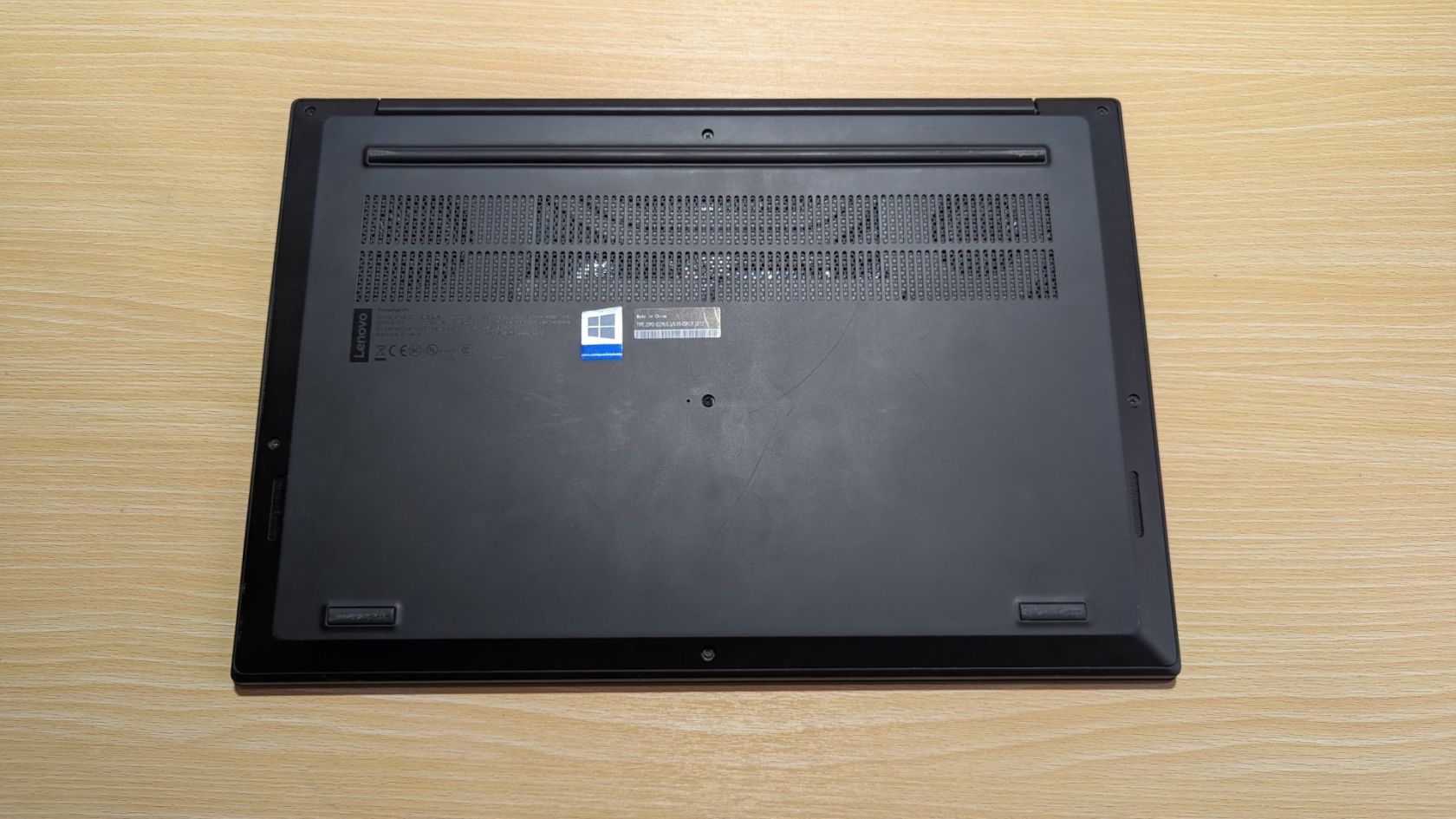 Ноутбук Lenovo ThinkPad  P1 g1 20MD002MUS sn: R90SP17F - фото фото фото 2