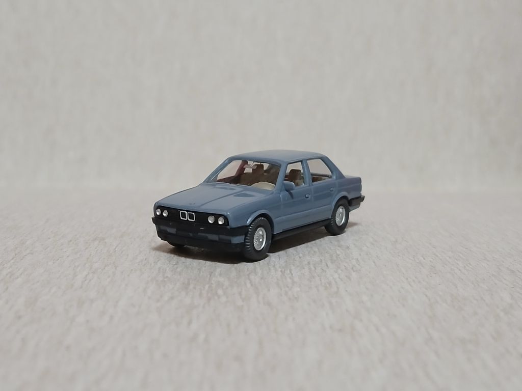 Автомобіль BMW 320 I. WIKING 1:87 H0  (11720.10/3+) . - фото фото фото 0