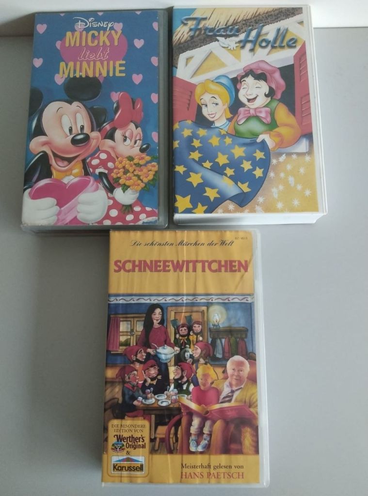 ВІДЕОКАСЕТИ VHS Оригінал Німеччина / Disney / Казки німецькою мовою   (3 шт.) - фото фото фото 0