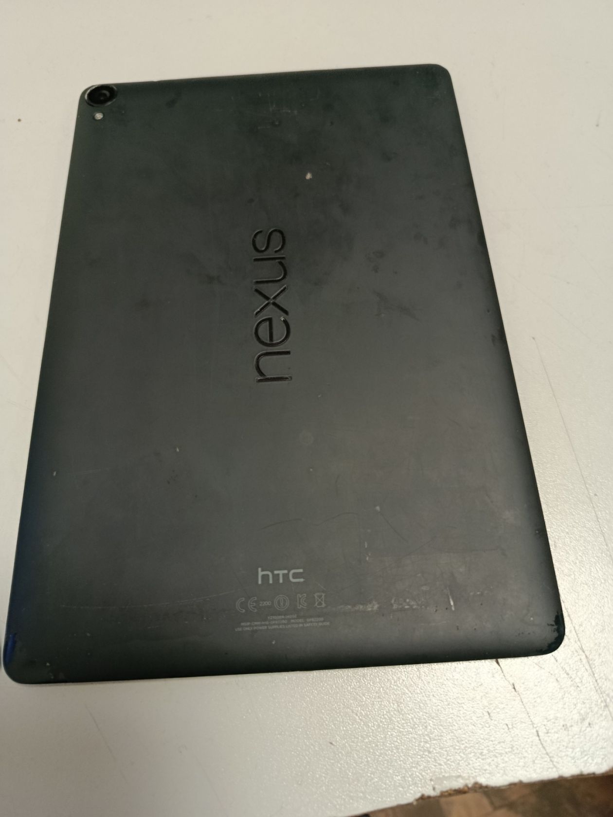 Планшет HTC Nexus 9   (Model 0P9C200) — не вмикається, відклеюється сенсор - фото фото фото 2