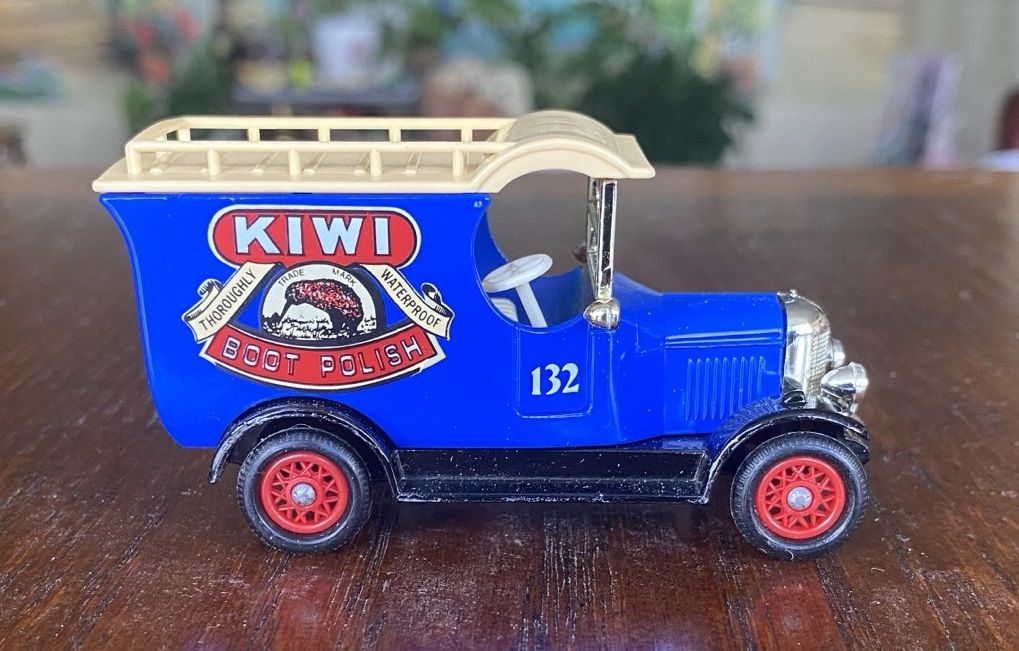 Модель автомобиля KIWI 1:43 LLEDO Англия - фото фото фото 4
