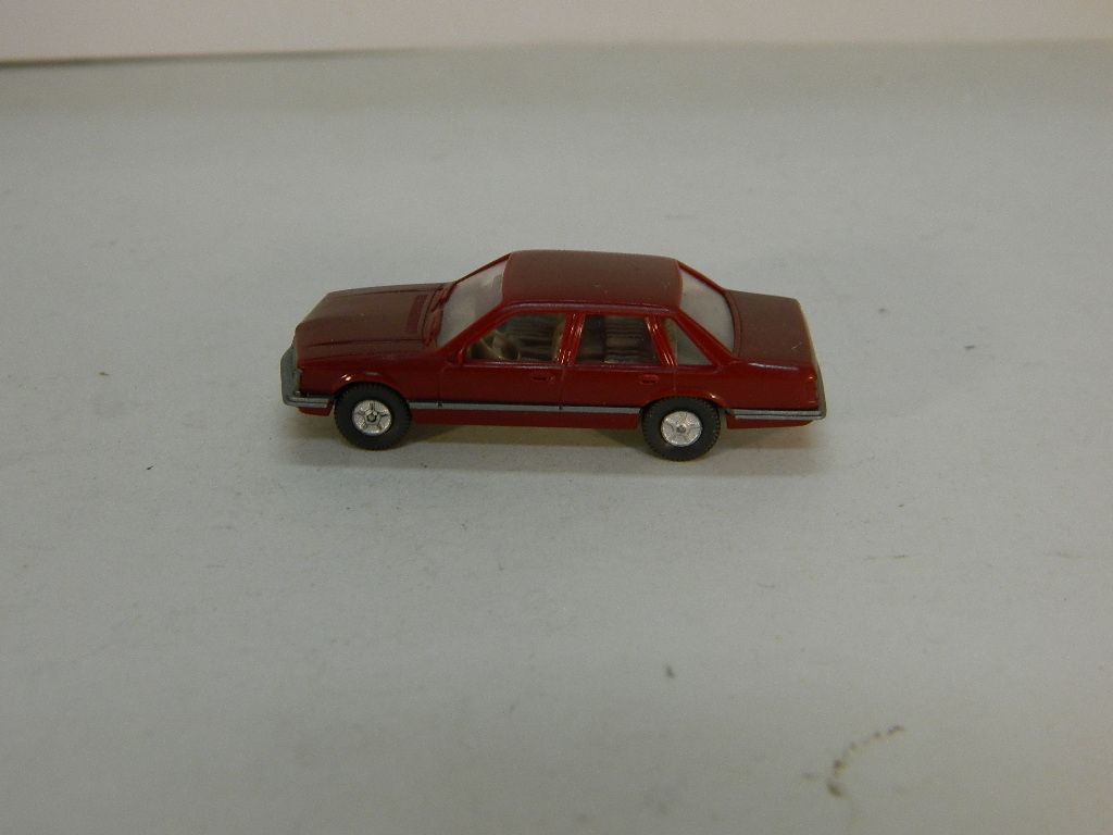 Автомобіль OPEL SENATOR. WIKING 1:87 H0  (11816.50/2). - фото фото фото 2