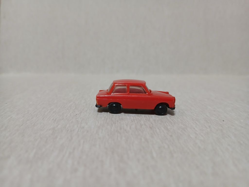Автомобіль TRABANT 601. ESPEWE/PERMOT 1:87 H0  (71009). - фото фото фото 2