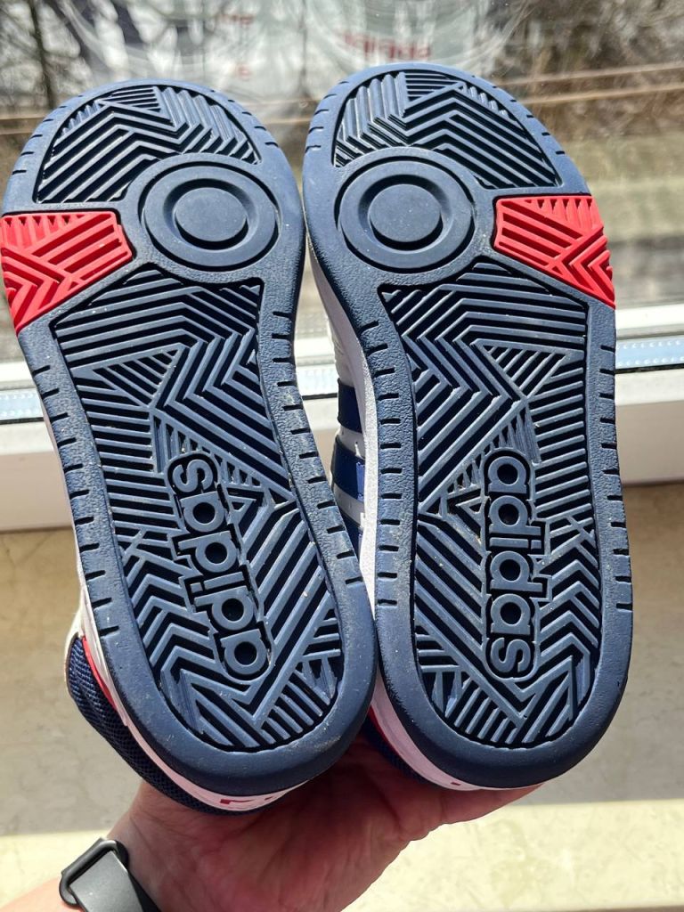 Кросівки Adidas Hoops Mid дитячі.35 розмір, 21,5 устілка. - фото фото фото 3