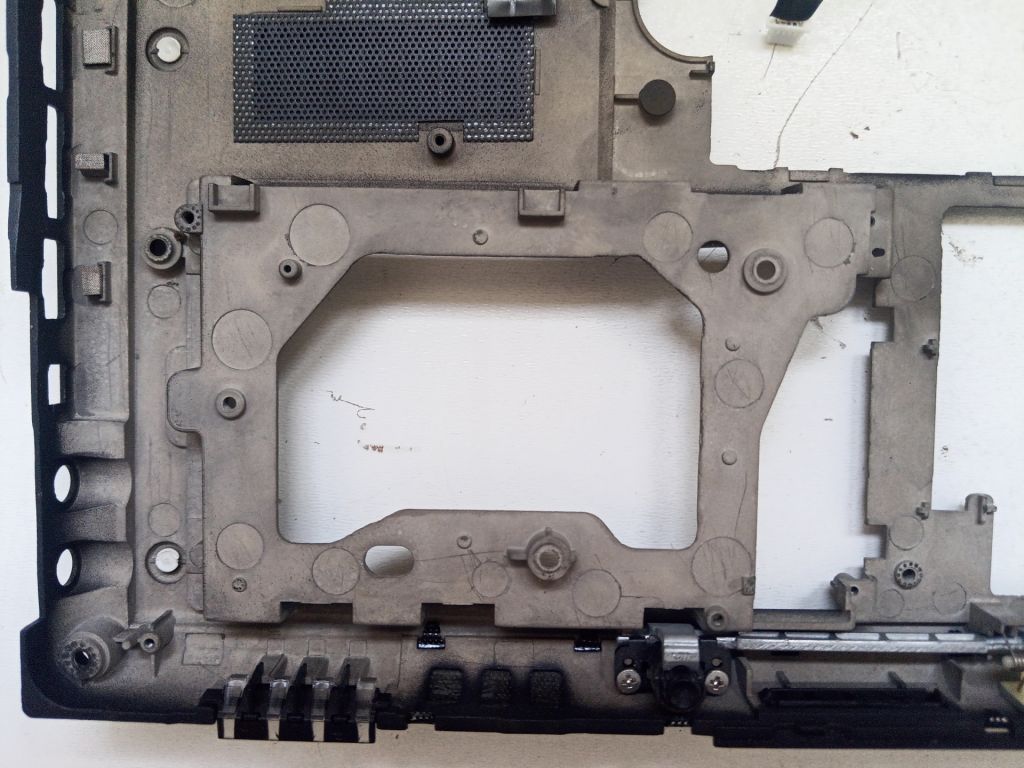 Б/У Корпус низ без сервісної кришки на HP EliteBook 8540W - фото фото фото 4