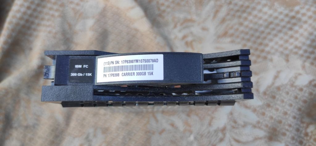 Жёсткий диск HDD IBM Storage 300GB HUS153030VLF400 - фото фото фото 2
