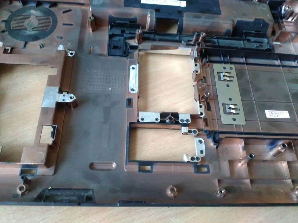 Поддон ноутбука Acer Aspire 5541 б/у - фото фото фото 3