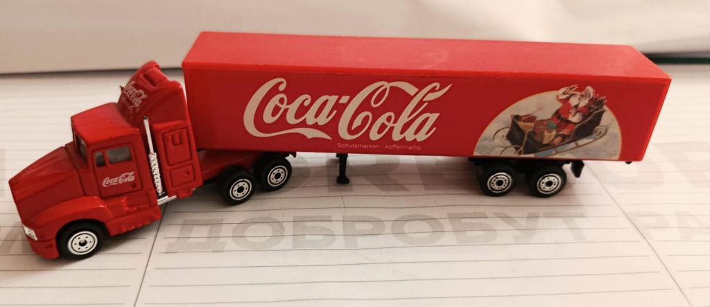 Модель 1:87, Фура Peterbilt, Coca Cola рождество. 2005 года. - фото фото фото 1