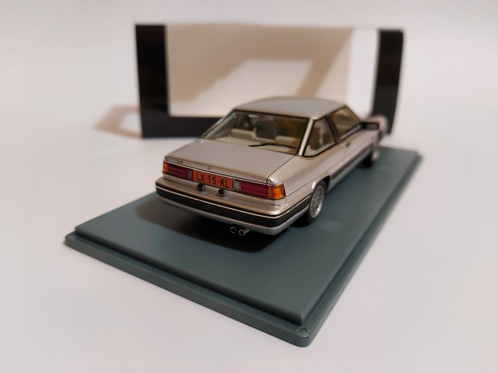 NEO 1:43 Mazda 929 Coupe  (1985) silver - фото фото фото 3