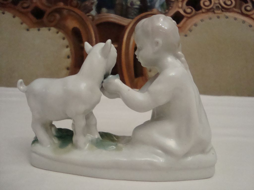 Статуэтка Девочка с Козлёнком Фарфор СССР Гжель - фото фото фото 2