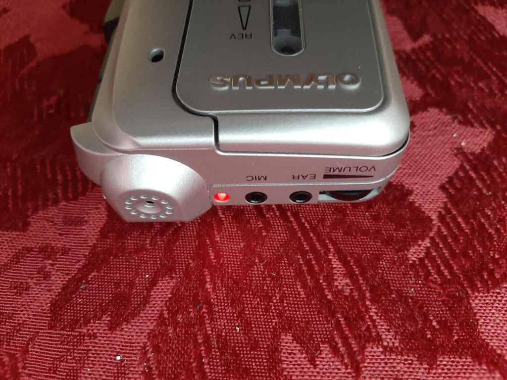 Диктофон Olympus Optical O.,LTD S725 Silver Micro Cassette - фото фото фото 1