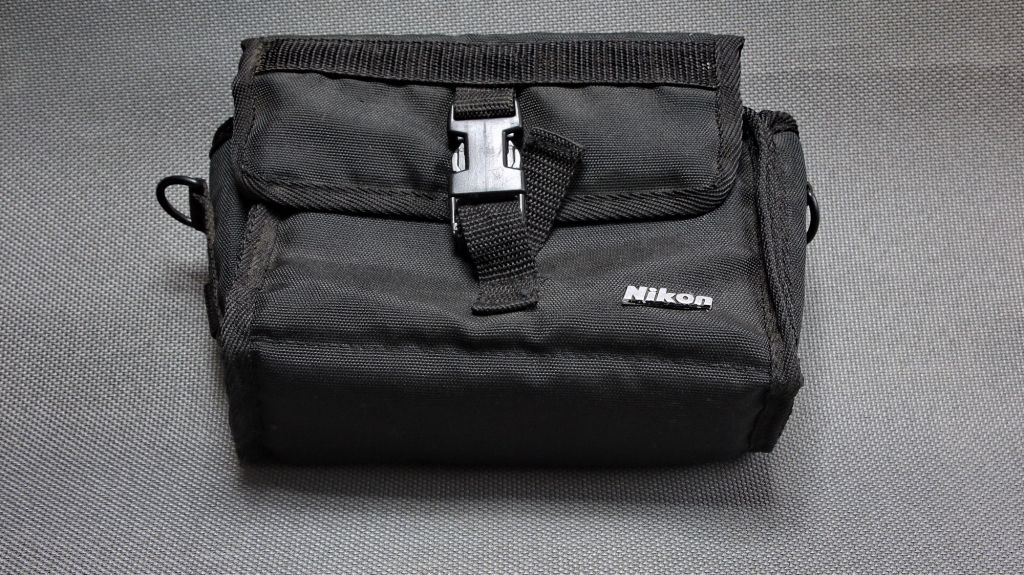 Оригинальный мягкий кейс сумка чехол Nikon для цифровых фотокамер 200x120x50mm Вживане - фото фото фото 2