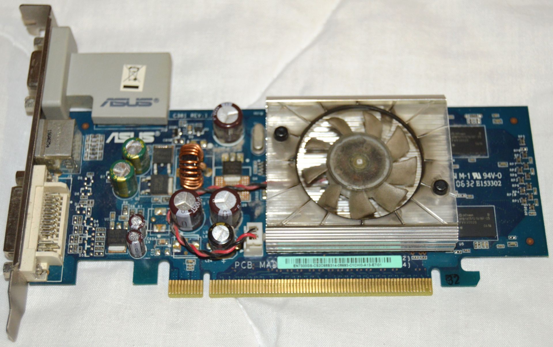 Продам Відеокарту Asus PCI-E 256MB GeForce 7300GS  (64bit) EN7300GS/HTD - фото фото фото 0