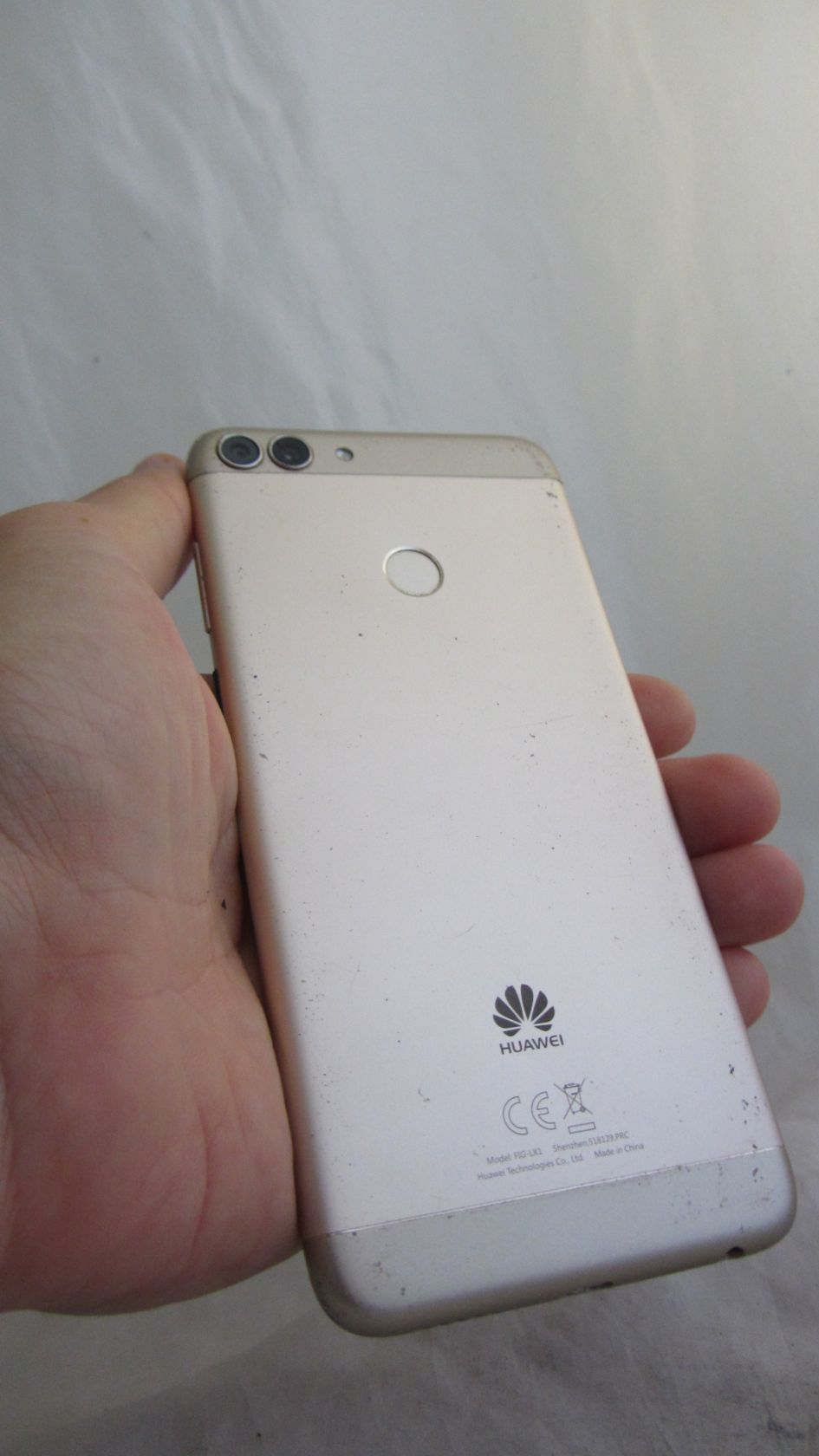 Huawei P Smart  (FIG-LX1) 3/32GB Gold - фото фото фото 3