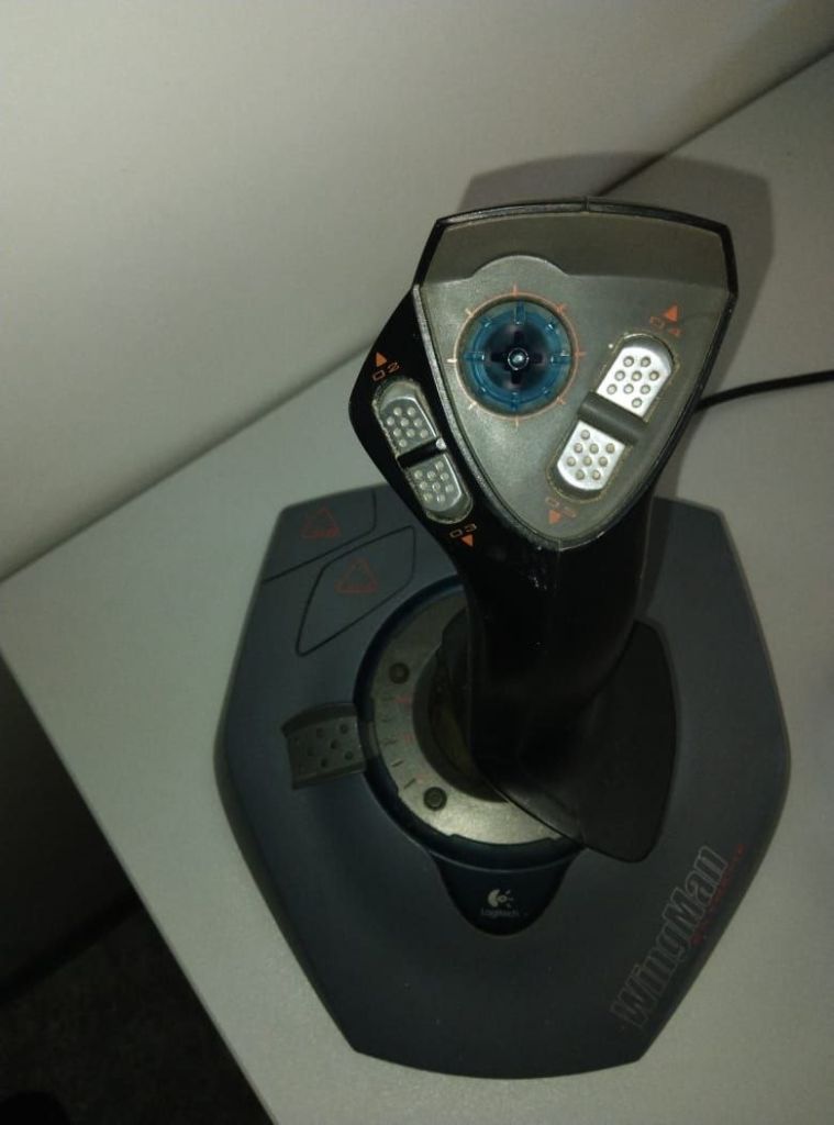 Ретро джойстик Logitech WingMan Extreme Digital 3D  (Gameport 15 pin) - фото фото фото 6