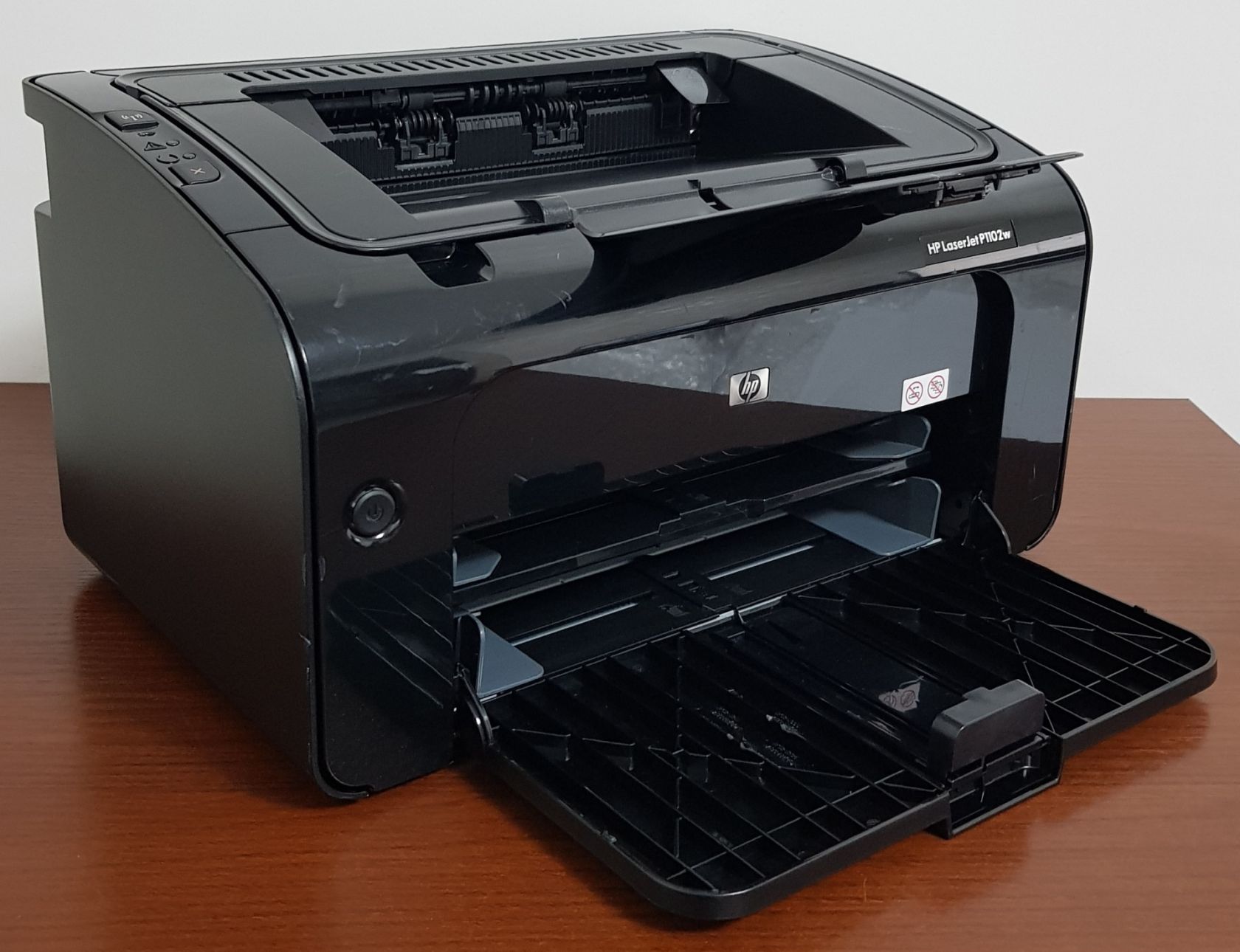 Принтер HP LaserJet Pro P1102w - фото фото фото 2