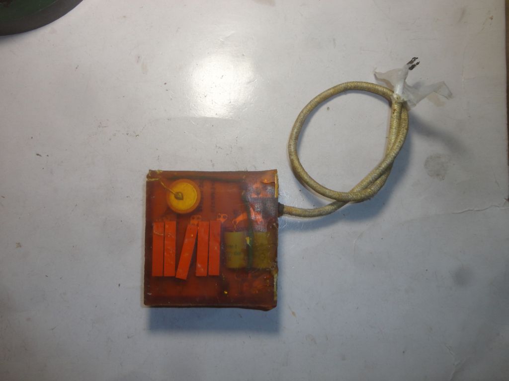 Высоковольтный умножитель  И27.104.345 - фото фото фото 0