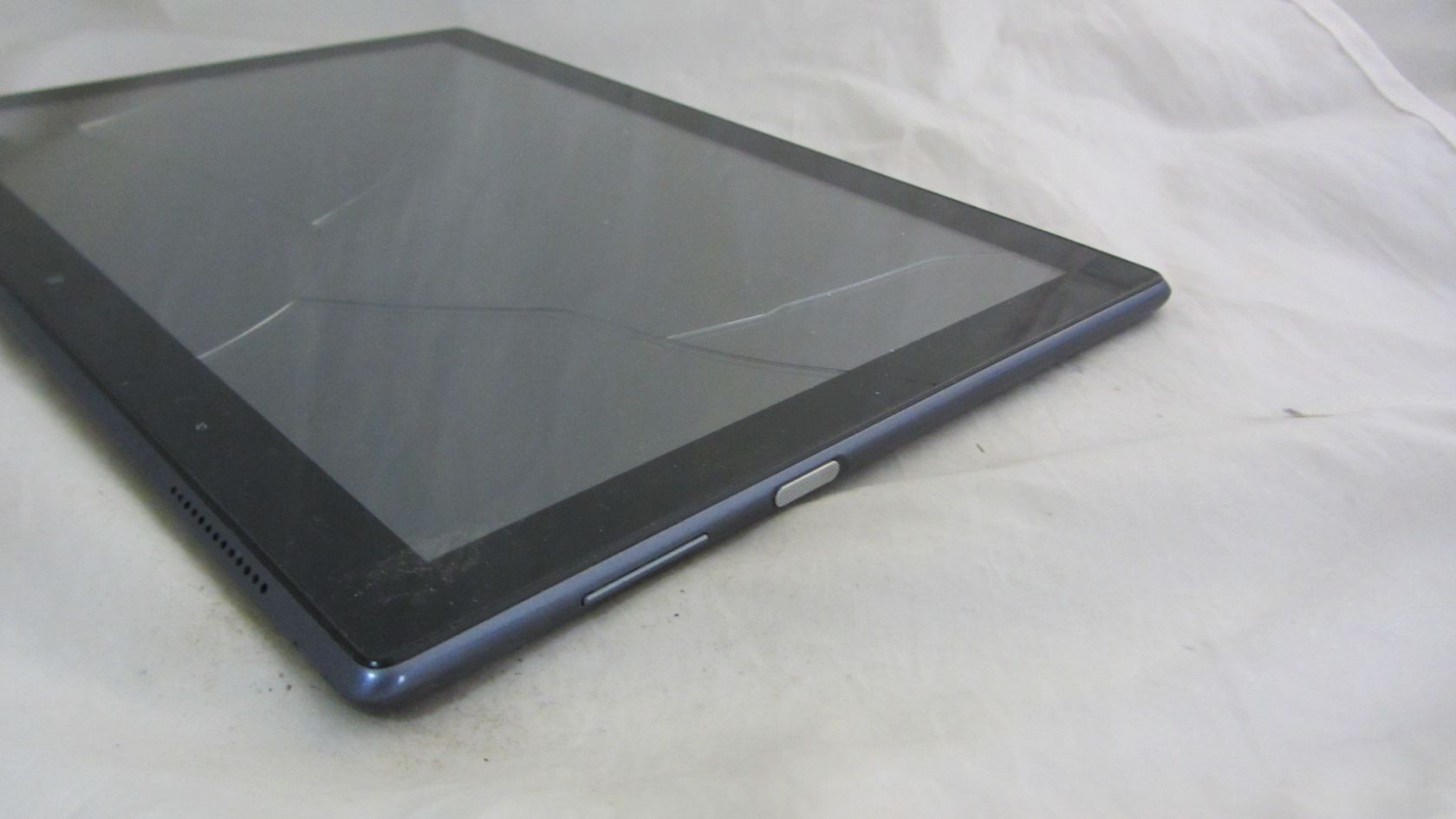 Планшет Lenovo Tab 4  (TB-X304L) Grey - фото фото фото 2
