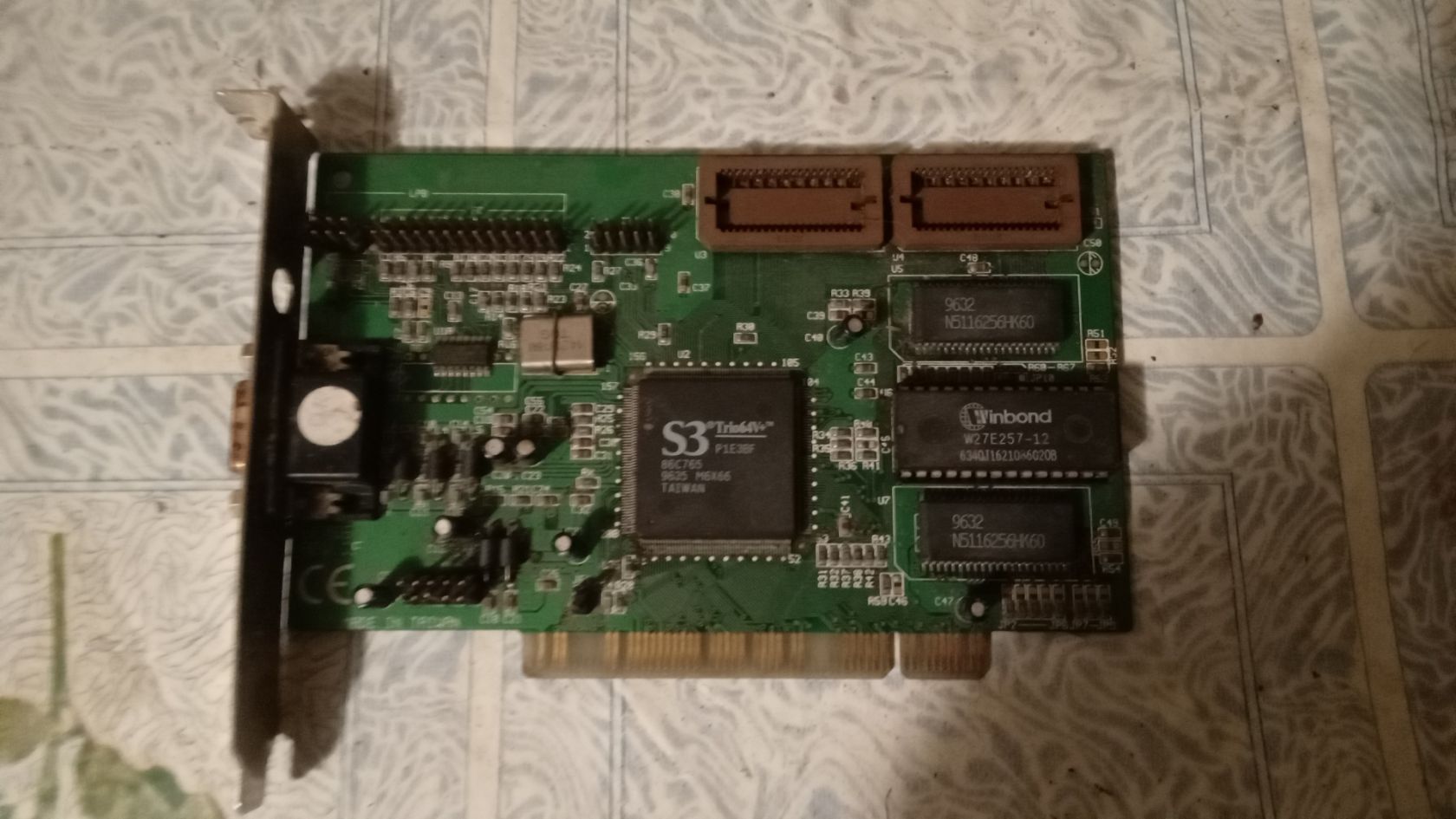 Ретро-ноутбук Dell Latitude CPx +3 видео  и 1 мультикарта! Раритет из 2000 года - фото фото фото 3