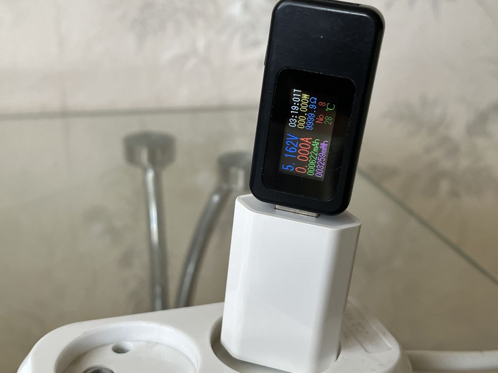 Оригинальные блоки зарядки Apple 5W USB Power Adapter      (модель A1400) - фото фото фото 4