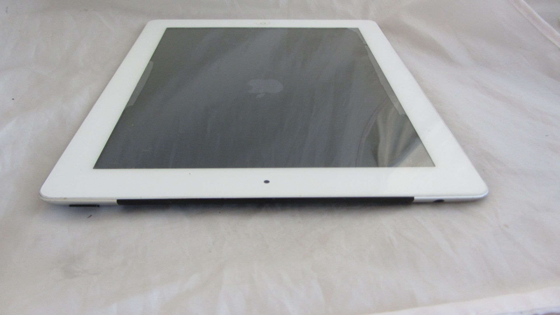 Apple iPad 2 64Gb White - фото фото фото 2