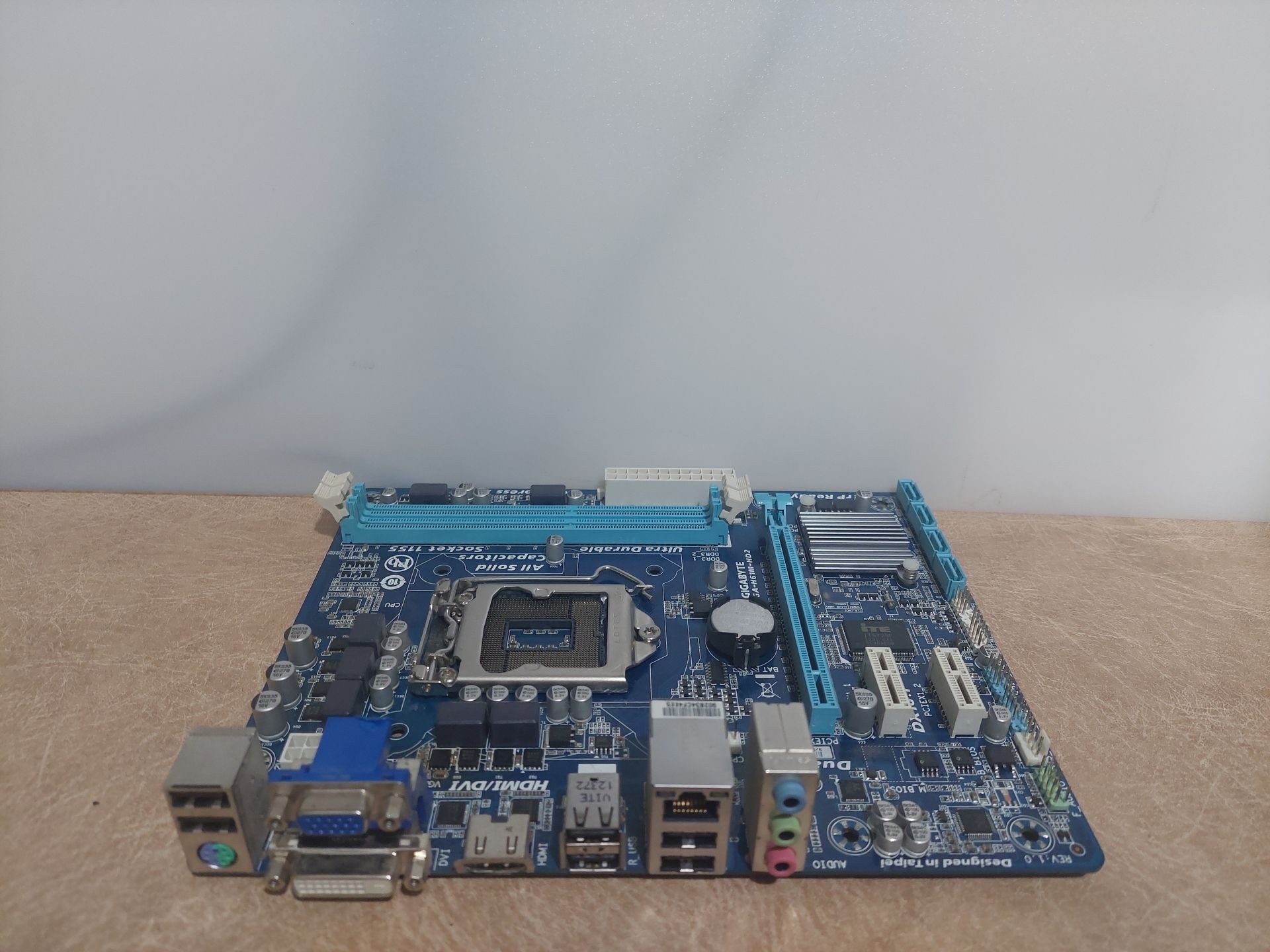 Б/В Материнська плата Gigabyte GA-H61M-HD2 Socket 1155*2 x DDR3*MicroATX - фото фото фото 1