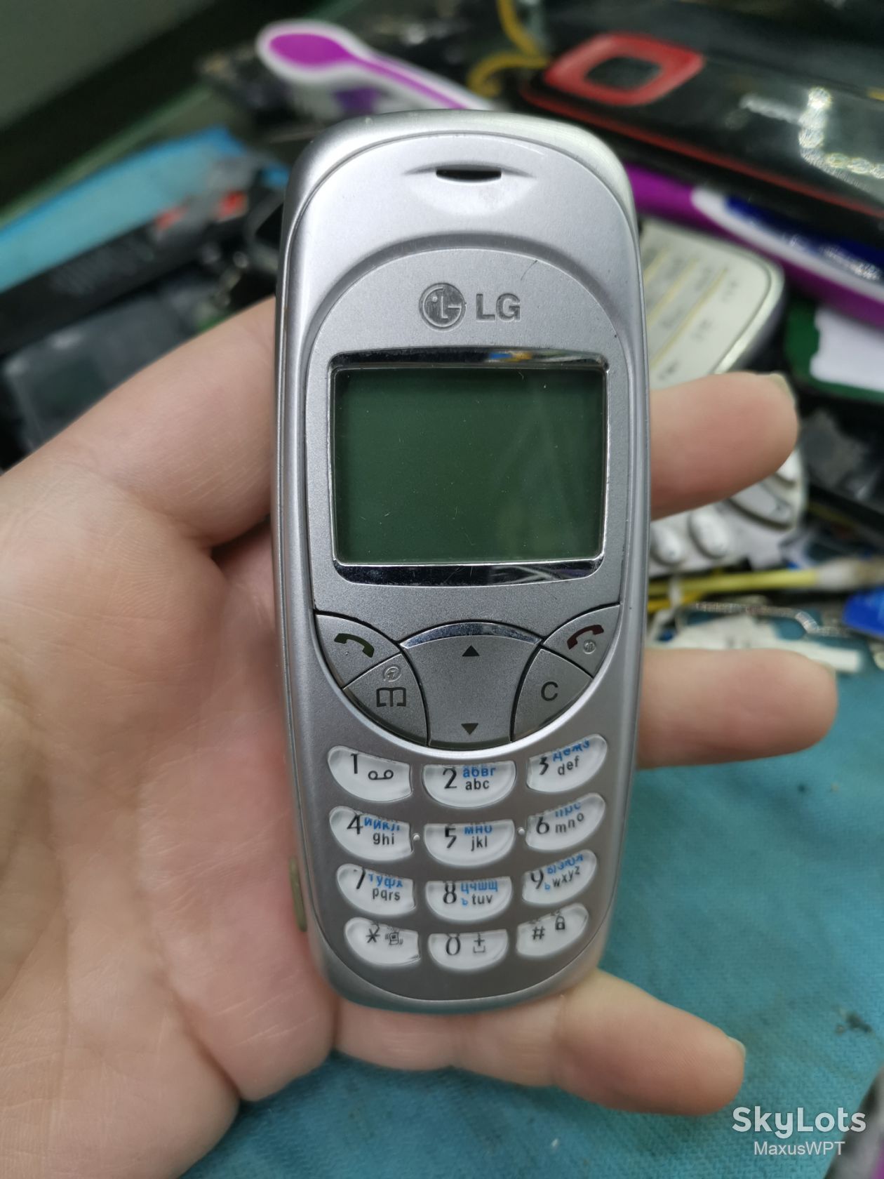 #2271 sklad LG B1300 silver - фото фото фото 0