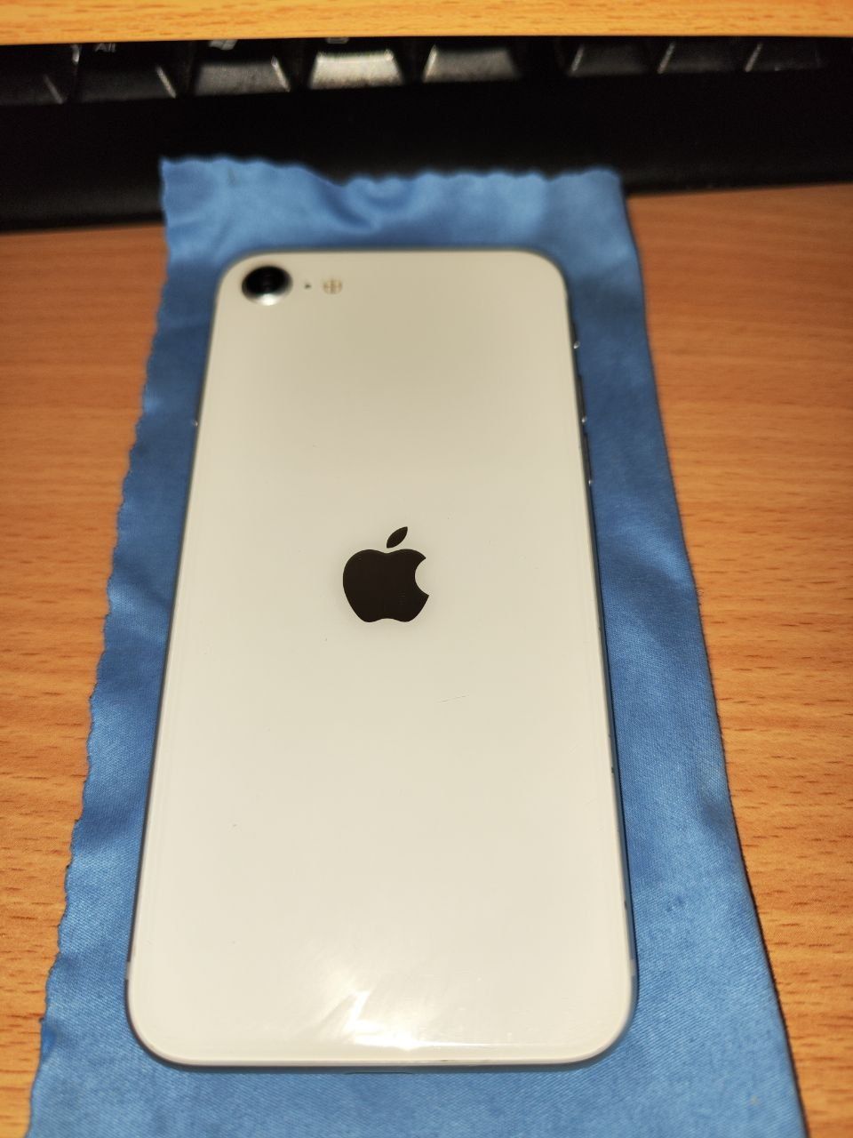iPhone SE 2 64 Gb - фото фото фото 2