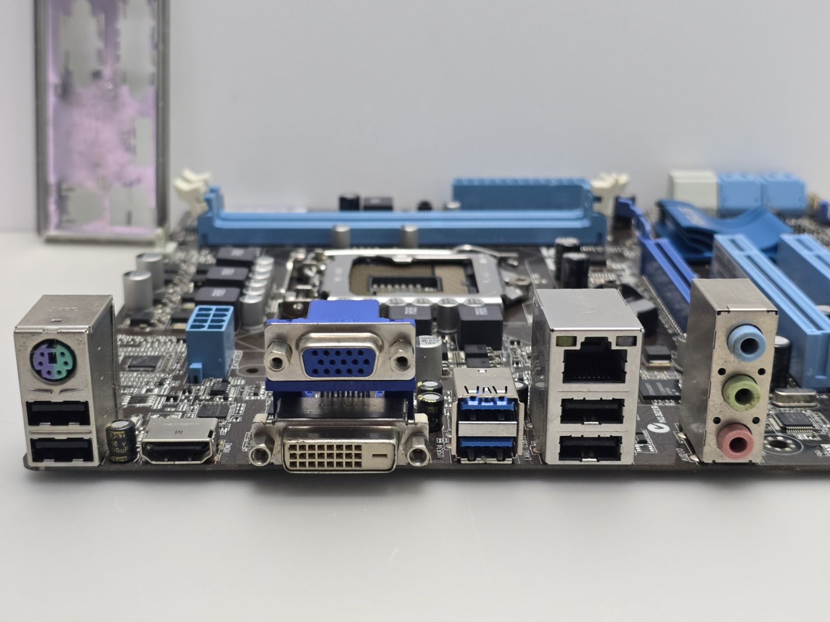 Материнська плата ASUS P8H67-M LE  (Socket 1155, DDR3, б/у) - фото фото фото 1