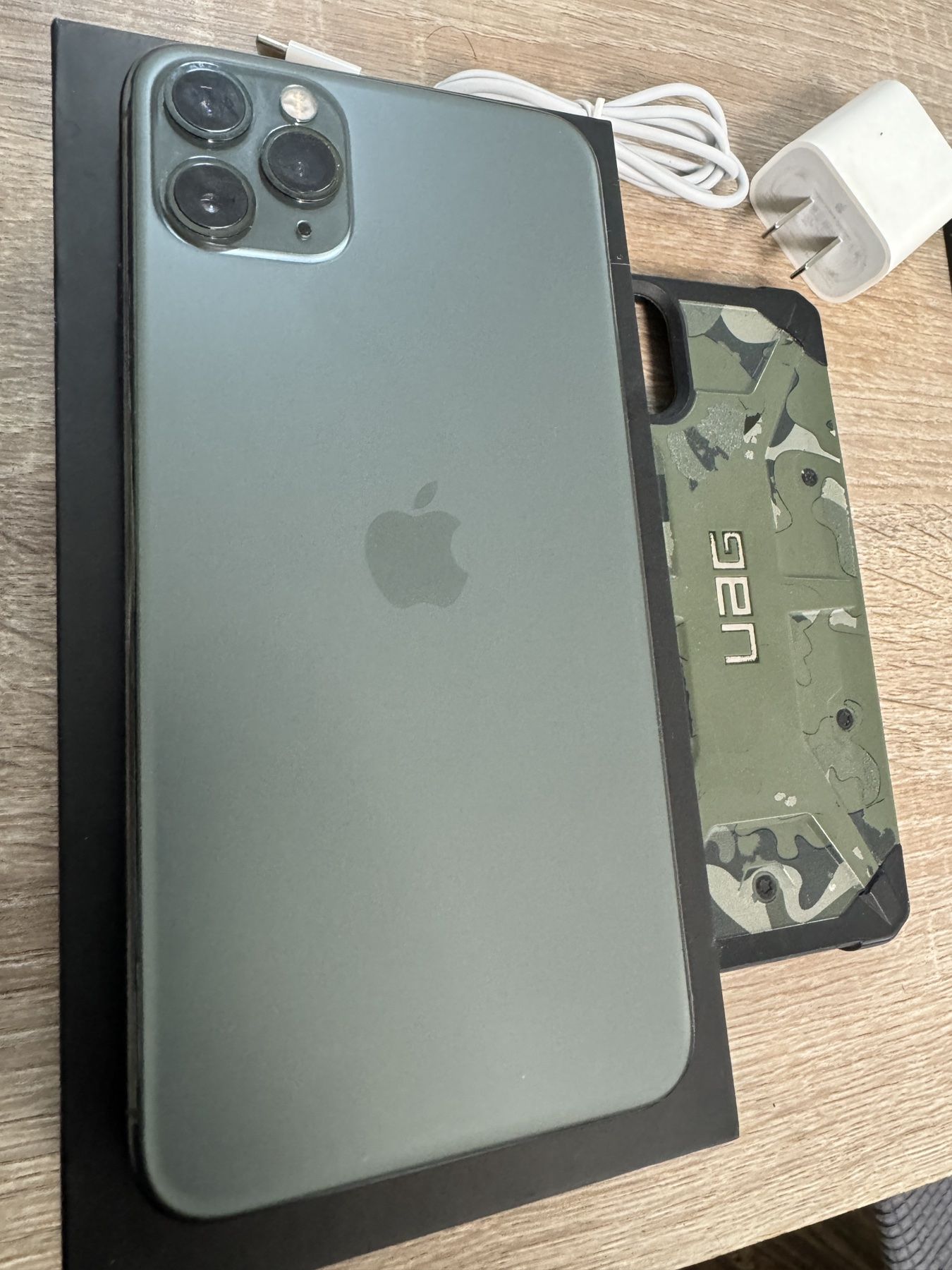 Apple iPhone 11 Pro Max 256GB                           (АКБ 75%) - фото фото фото 2