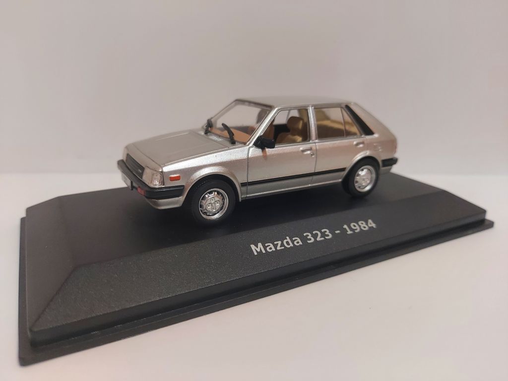 Hachette 1:43 Mazda 323  (1984) silver - фото фото фото 1