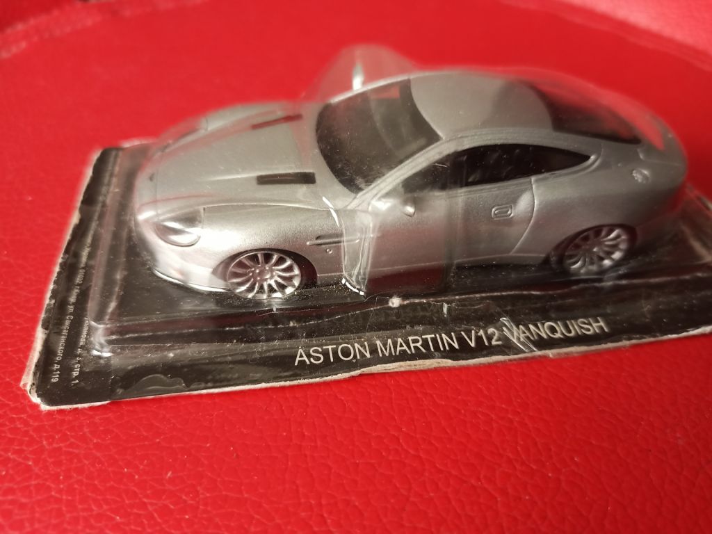 ASTON  MARTIN   V12  VANQUISH   1:43 DeAgostini - фото фото фото 7