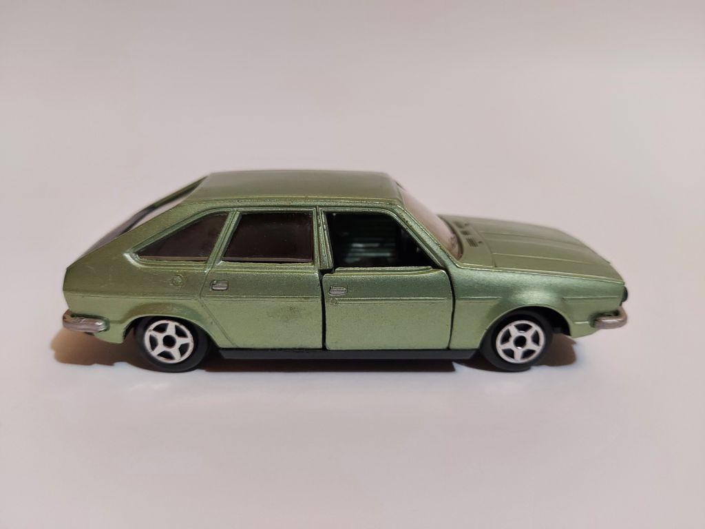 Norev 1:43 Renault 30 TS - фото фото фото 4