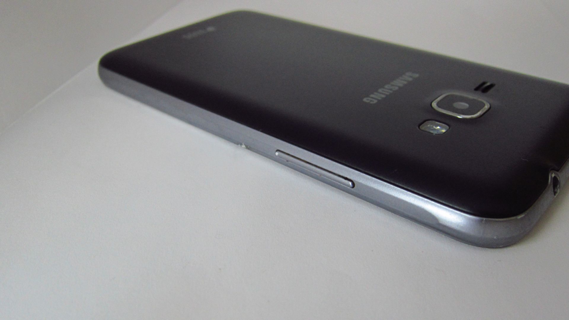 Samsung Galaxy J1 SM-J120H - фото фото фото 3