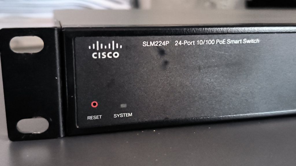 Комутатор CISCO SLM224P POE Smart Swith - фото фото фото 1