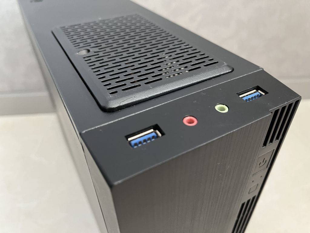 Компьютерный корпус матово-черный  micro-ATX USB 3.0 - фото фото фото 1