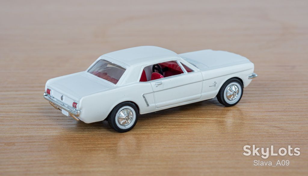 1:43 Ford Mustang 1964 white, ERTL #2586 1988 - фото фото фото 3