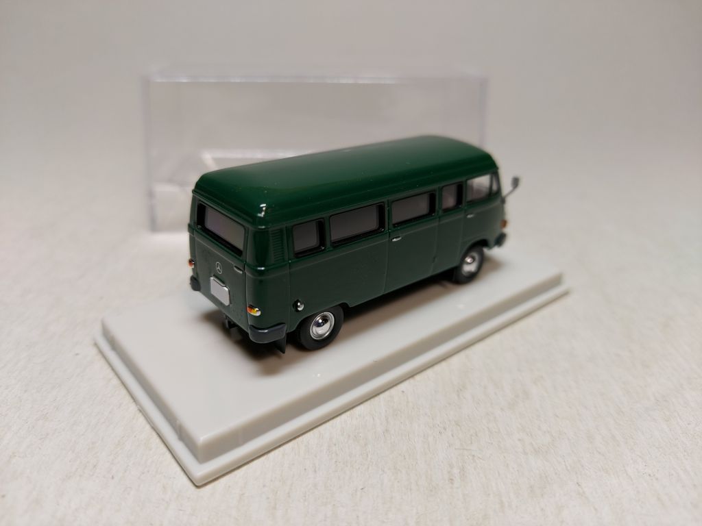 Brekina 1:87 Mercedes-Benz L 206D  (1970) green - фото фото фото 3