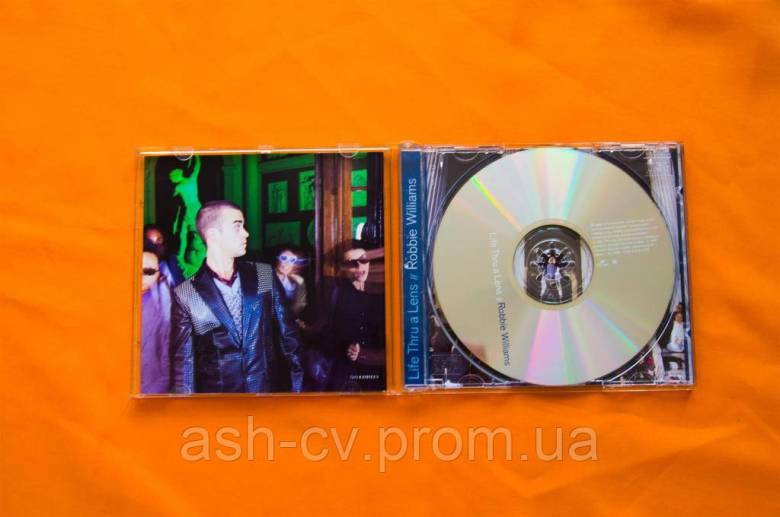 Музичний диск CD. ROBBIE WILLIAMS - Life Thru a Lens 1997 - фото фото фото 2