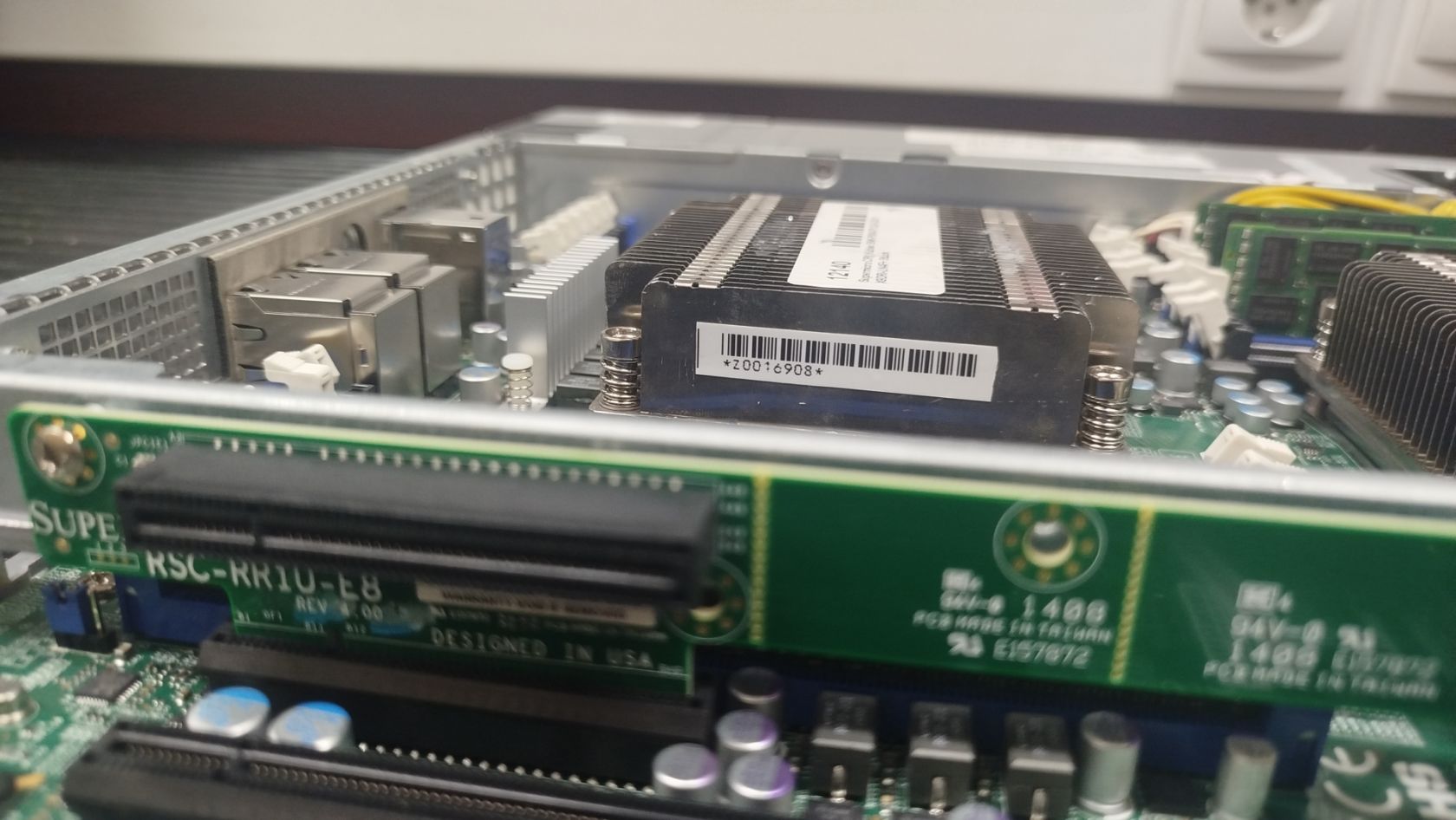 Продам 1U сервер Supermicro X9DRi-LN4F+   (E5-2660v2, 24G, 4x LAN) - фото фото фото 12