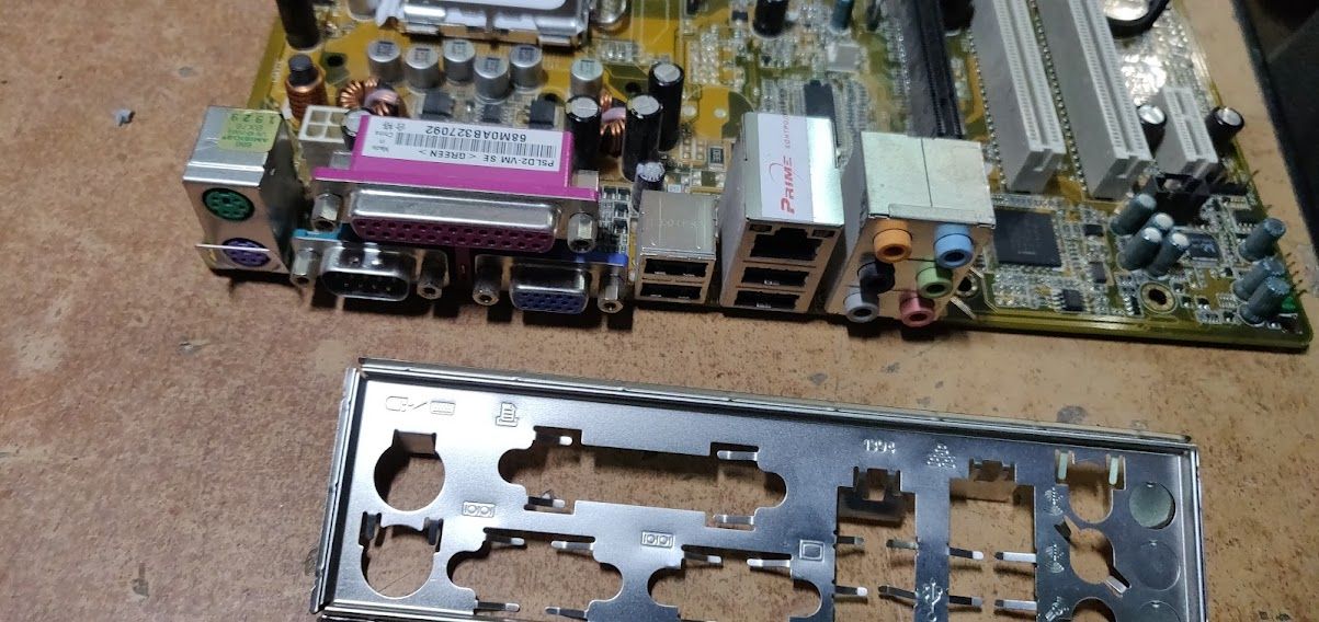 Мат. плата ASUS P5LD2-VM SE LGA775 i945G PCI-E+SVGA+GbLAN SATA MicroATX 2DDR2 № 211110 - фото фото фото 2