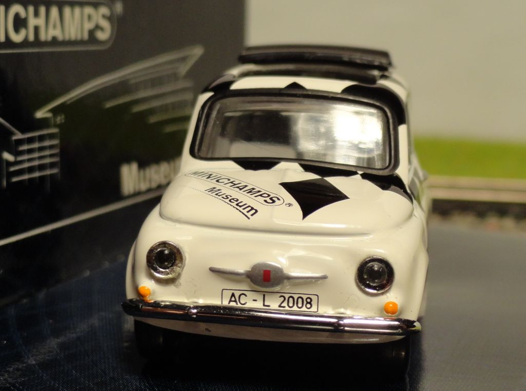 (2115) Minichamps модель авто в масштабе     (1:64) - фото фото фото 6