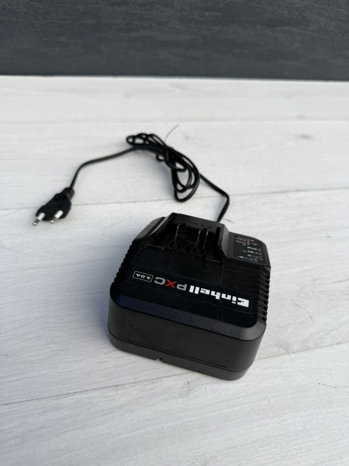 Зарядний пристрій PXC Power-X-Charger 18 V . Einhell, дефект! - фото фото фото 1